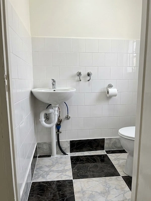 Spatiu comercial 80 mp(comercial  ,birouri,p) încălzire centrală pe gaz,curent 220v 380vOradea Ioșia - imagine 9
