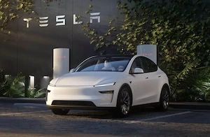 Șofer Blue - mașină electrică pusă la dispoziție de AMR Mobility