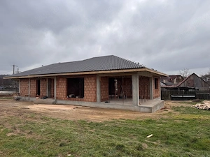 Casa  pe parter 