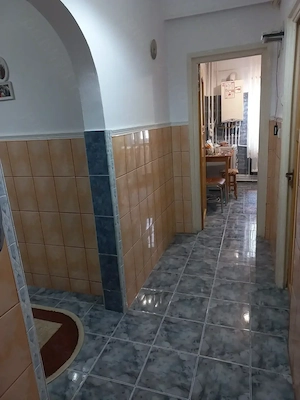 Inchiriez apart. 2 camere decomandat | 55 mp | Dacia Zimbru | AC + centrală | balcon - imagine 4
