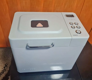Mașină de făcut pâine Kenwood BM250   ca nouă, folosită max. 5 ori