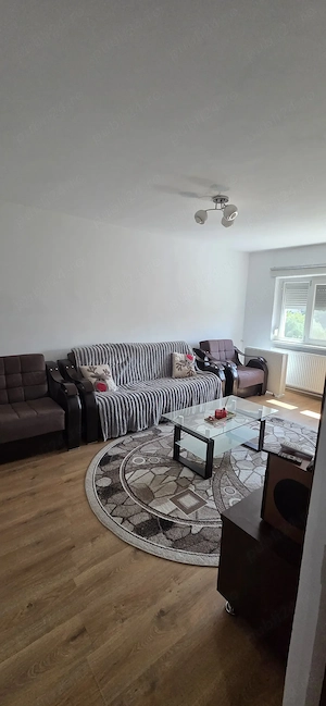 Închiriere apartament 2 camere zona centrului comercial Pelendava - 1Mai - imagine 3