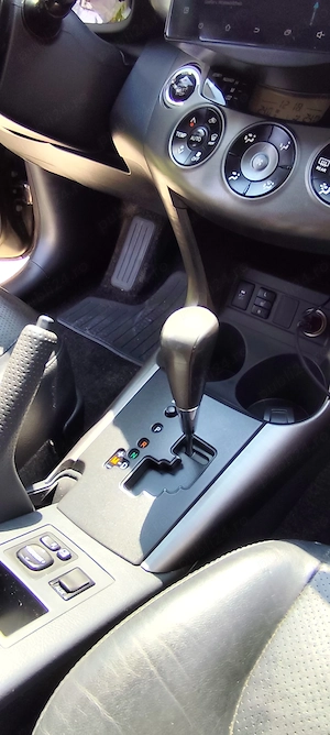 Toyota RAV4, 2.2 D-CAT, 2010, Automata 4x4, Echipare Executive, Navigatie Android, Full Piele - imagine 9