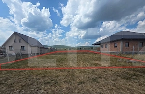 Teren intravilan de vanazre, 793 mp, comuna Arcus - imagine 2