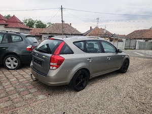 Kia Cee'd 1.6 Diesel - imagine 5
