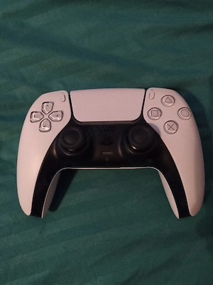  Vând controller original Sony DualSense pentru PlayStation 5   culoare alb (White)