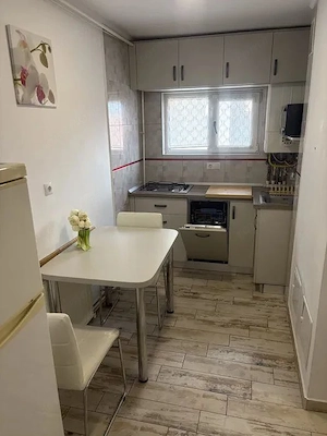 Apartament 2 camere, in centrul orasului, spre inchiriere