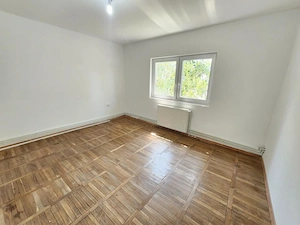 Vand apartament  2 camere decomandat zona Lunei 56mp - imagine 9
