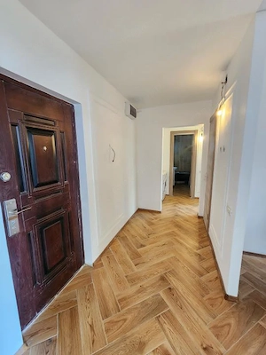 Vand apartament  2 camere decomandat zona Lunei 56mp - imagine 5