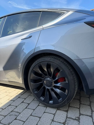 2023 Tesla Model Y performance  - imagine 4