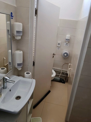 Inchiriez spatiu comercial 110 m.p. la parter bloc in zona Lidl Nicolina - imagine 9