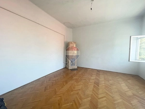 Casă cu 3 camere de vânzare în zona centrala comison 0% + garaj - imagine 8