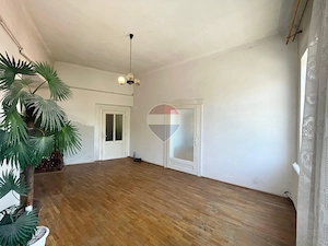 Casă cu 3 camere de vânzare în zona centrala comison 0% + garaj - imagine 10