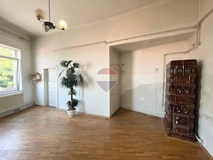 Casă cu 3 camere de vânzare în zona centrala comison 0% + garaj - imagine 9