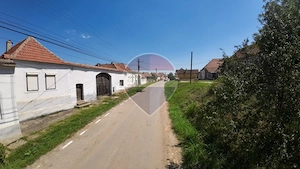 Casă tradițională cu teren de 1169 mp în Țapu, județul Sibiu - imagine 2