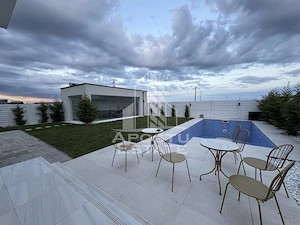 Vila de lux cu piscina incalzita de vanzare in Mosnita Noua | 4 camere - imagine 1