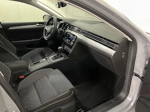 Volkswagen Passat - imagine 9