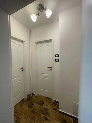 Ofer spre inchiriere apartament renovat, zona Perla, ideal pentru studenti sau pentru firme - imagine 8