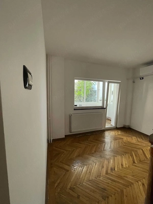Ofer spre inchiriere apartament renovat, zona Perla, ideal pentru studenti sau pentru firme - imagine 10