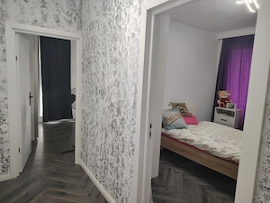 vand apartament cu 3 camere