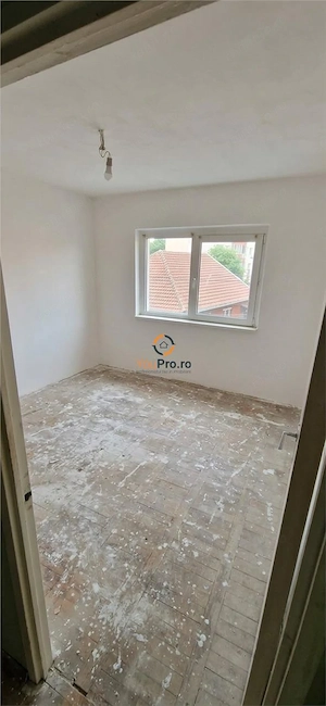 Apartament Decomandat Etaj 1 Zona Dambovita   Bloc Izolat - imagine 3