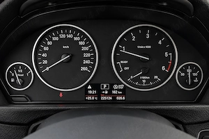 BMW Seria 3 318d Automat - imagine 9