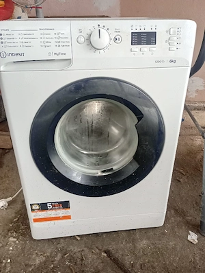 Masina automata Indesit 