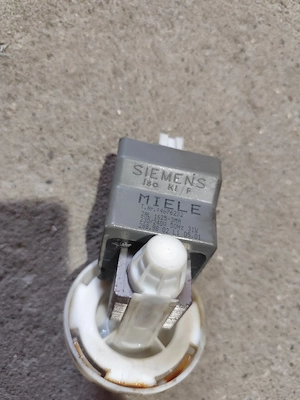 Vând piese mașină de spălat rufe Miele model Novatronic W974 