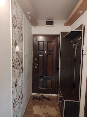 Vand apartament cu doua camere pretabil pentru spatiul comercial - imagine 2