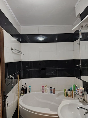 Vand apartament cu doua camere pretabil pentru spatiul comercial - imagine 3