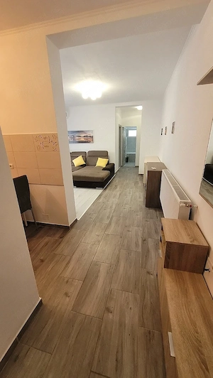 Inchiriez apartament 2 camere, bloc nou, parter