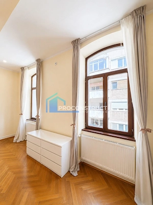 Apartamet 2 cam renovat, ultracentral, parcare privata, comision 0 - imagine 5