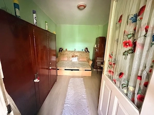 De inchiriat Casa modesta 4 camere - imagine 2