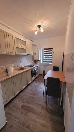 Inchiriez apartament 2 camere, bloc nou, parter
