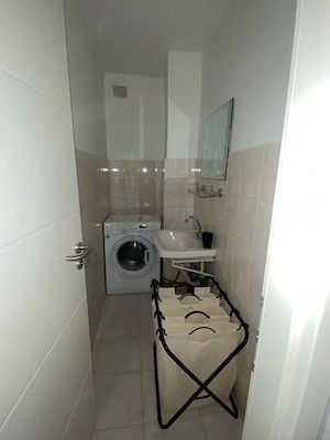 Apartament 2 camere, Calea Martirilor  centrala proprie - imagine 12