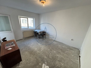 Garsonieră de vânzare | etaj 2 | Dragoș vodă | necesită renovare 