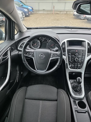 Opel Astra J 2012 Euro 5 Manual - imagine 11