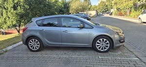 vând Opel Astra J -2013- motor de 1,7 dtci cutie viteze  manuală  6+1 trepte  cu 131 cp și120.000 km - imagine 4