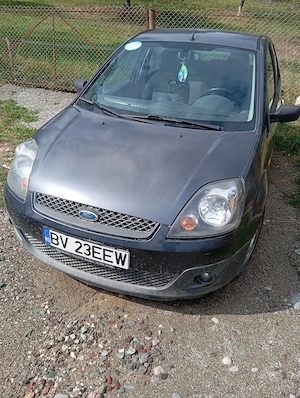 Vinde Ford fiesta an de fabricație 2007 in stare bună de funcționare  - imagine 3