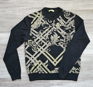Pulover Versace Jeans original, negru cu imprimeu auriu   mărimea S
