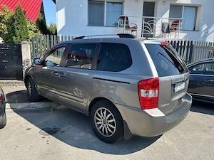 Kia grand carnival 7 locuri 2011an fabricație ,2,2cmc stare pectă atât  . - imagine 2