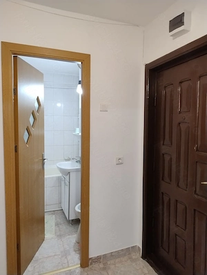 Închiriez apartament doua camere  - imagine 6