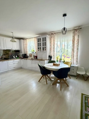 Apartament 3 camere,85 mp+ balcon, etaj intermediar, Europa 