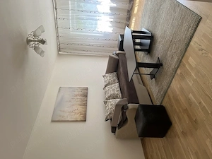 Vând apartament cu 3 camere renovat