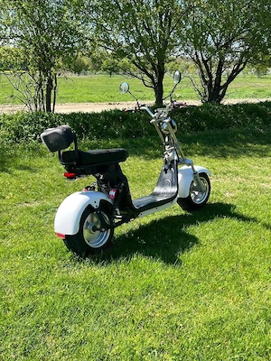 vând scuter electric în stare bună de funcționare 2000w 60v 12ah  - imagine 4