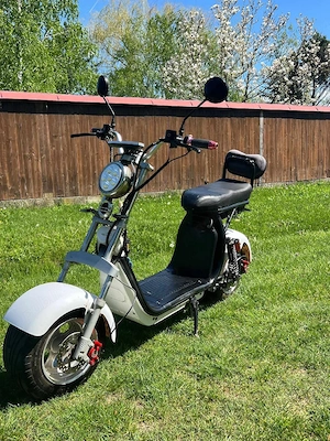 vând scuter electric în stare bună de funcționare 2000w 60v 12ah 