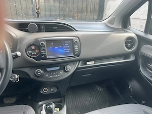 Toyota Yaris hibrid  - imagine 8