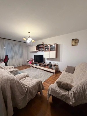 De inchiriat apartament 3 camere decomandat