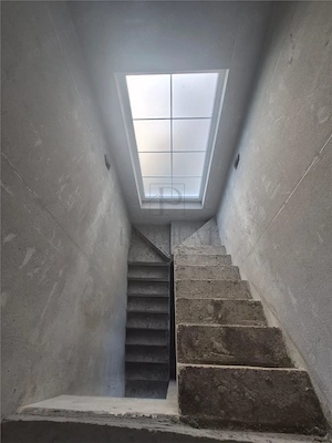 Casa individuala - despartita prin terasa - 4 benzi - zona excelenta - toate utilitatile - imagine 16