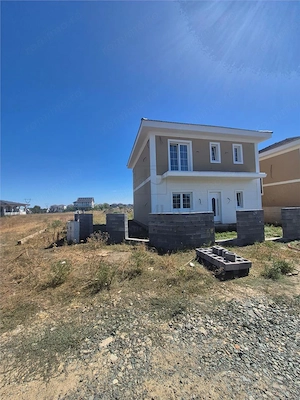 Casa individuala - despartita prin terasa - 4 benzi - zona excelenta - toate utilitatile - imagine 5